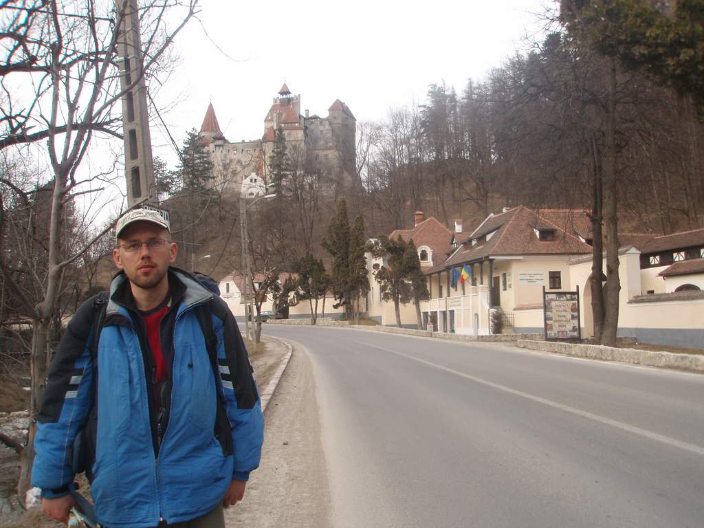 Keliautojas Donatas paliekant Bran Rumunijoje